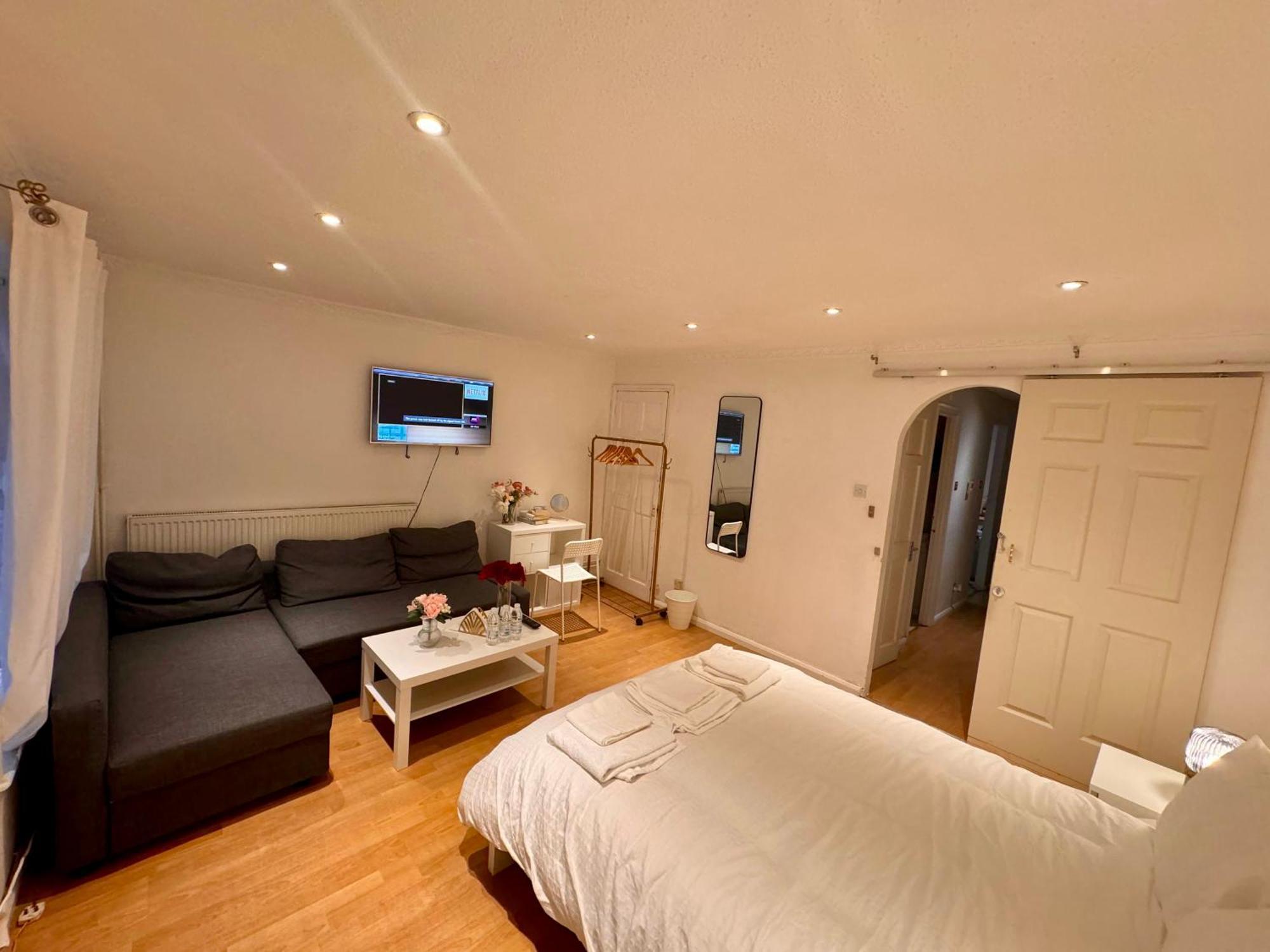 A Calm Stay Near Battersea Reach Londres Extérieur photo